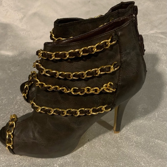 Boots - Picture 4 of 4